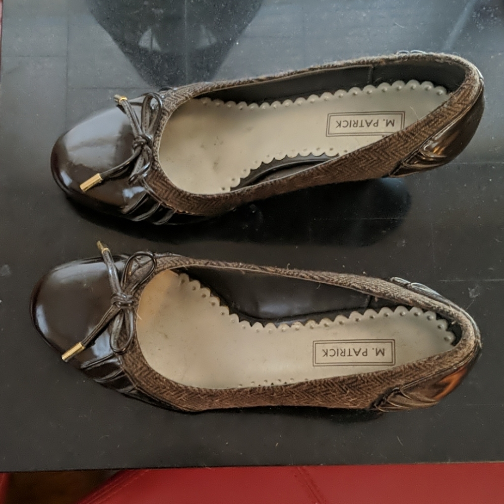 Brown pumps